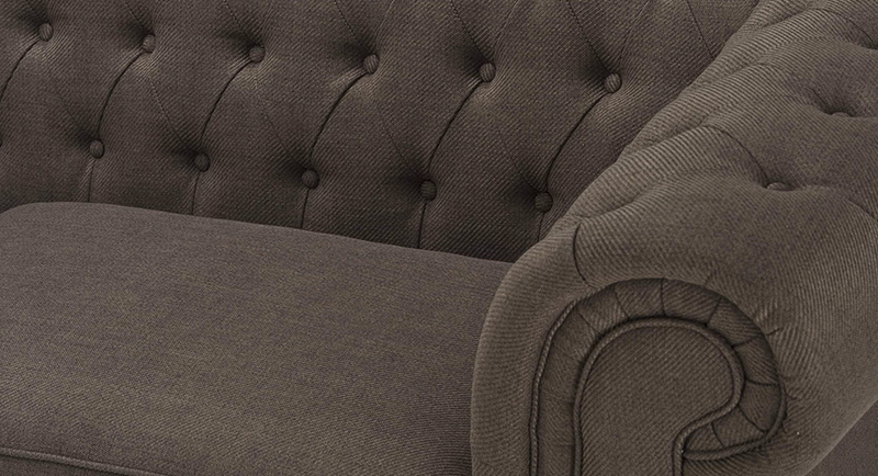 Detalle de sofa chester capitone en batavia