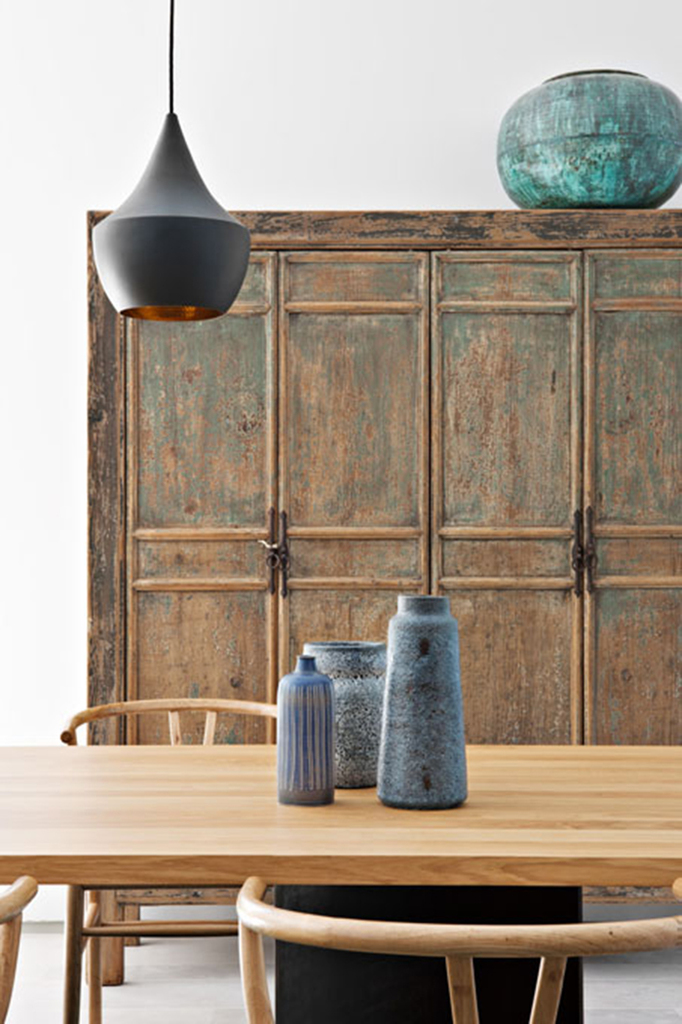 Detalle de mueble de madera restaurado por BATAVIA.