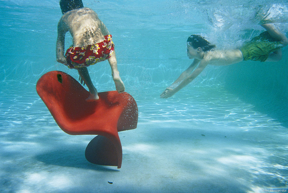 Fotografía silla Panton de colores intensos y formas geométricas 