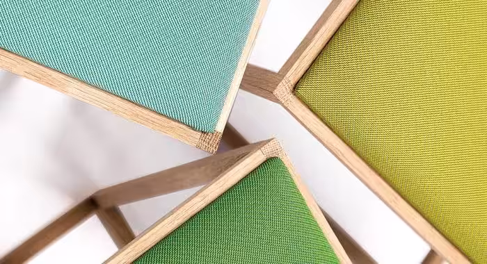 Paneles de madera con tela de estilo nórdico en verde, turquesa y amarillo