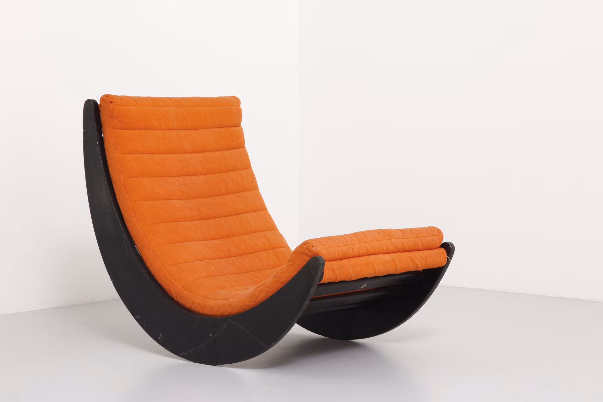 Butaca Panton con estilo futurista único en aquella época. 