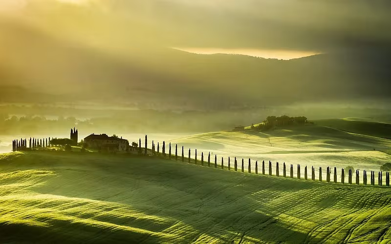 Detalle del perfil ondulado de llanuras y colinas de la Toscana