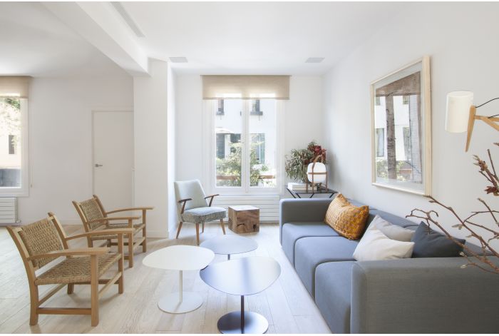 Detalle de una estancia con las butacas Torres Clavé de Mobles 114