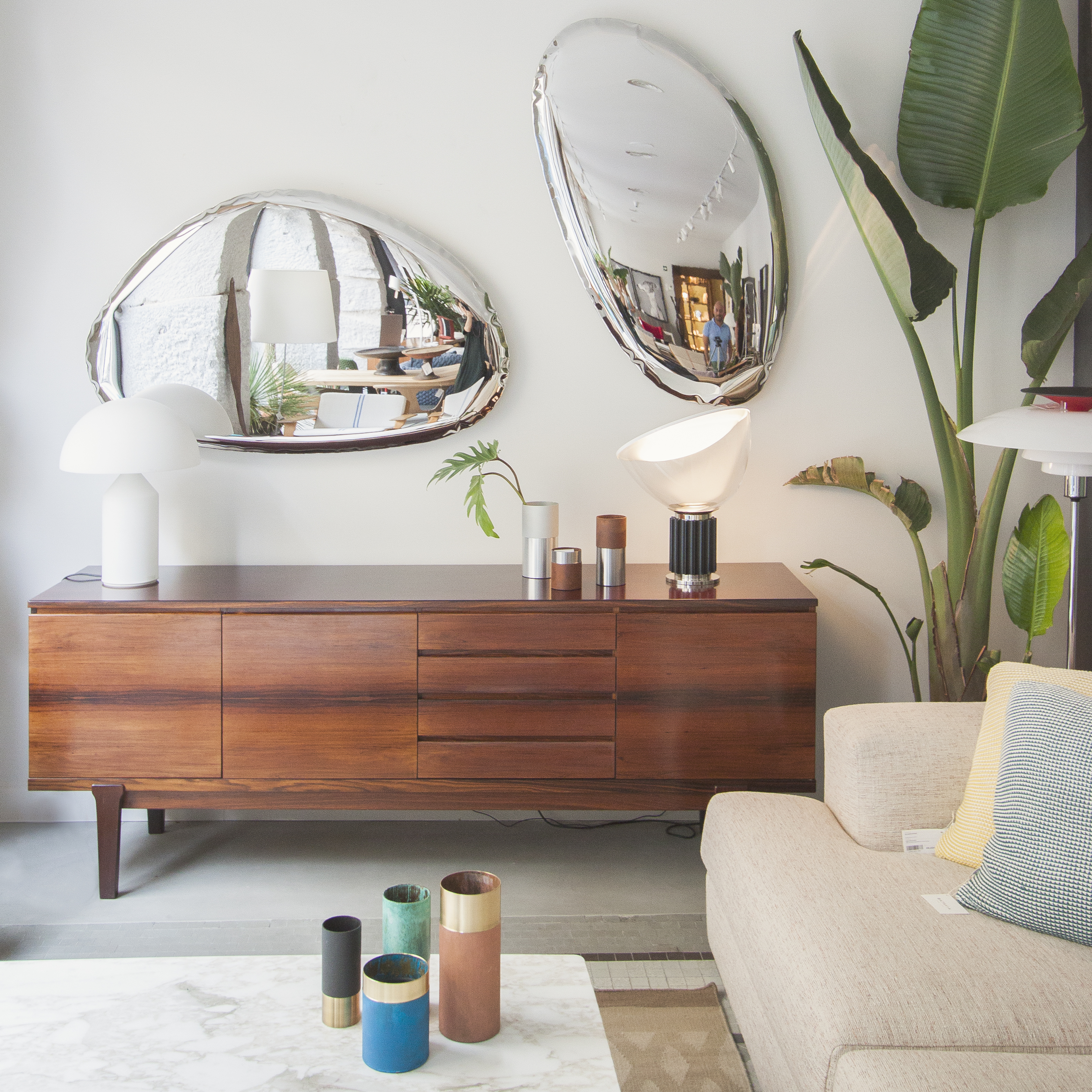 Espejos Tafla O3 de Zieta disponibles en Batavia 