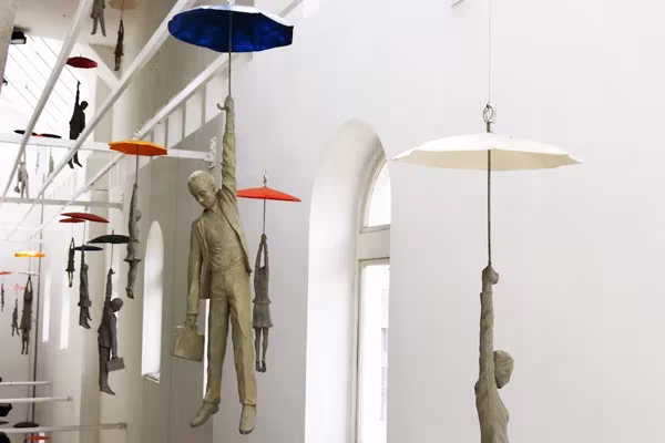 la escultura en Italia, Reino Unido y hasta los salones de un crucero