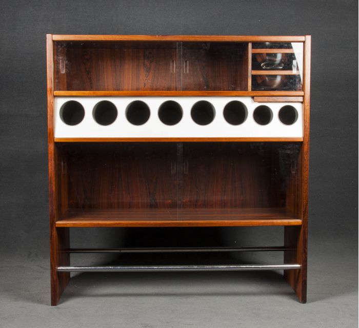 Mueble bar vintage disponible en batavia 