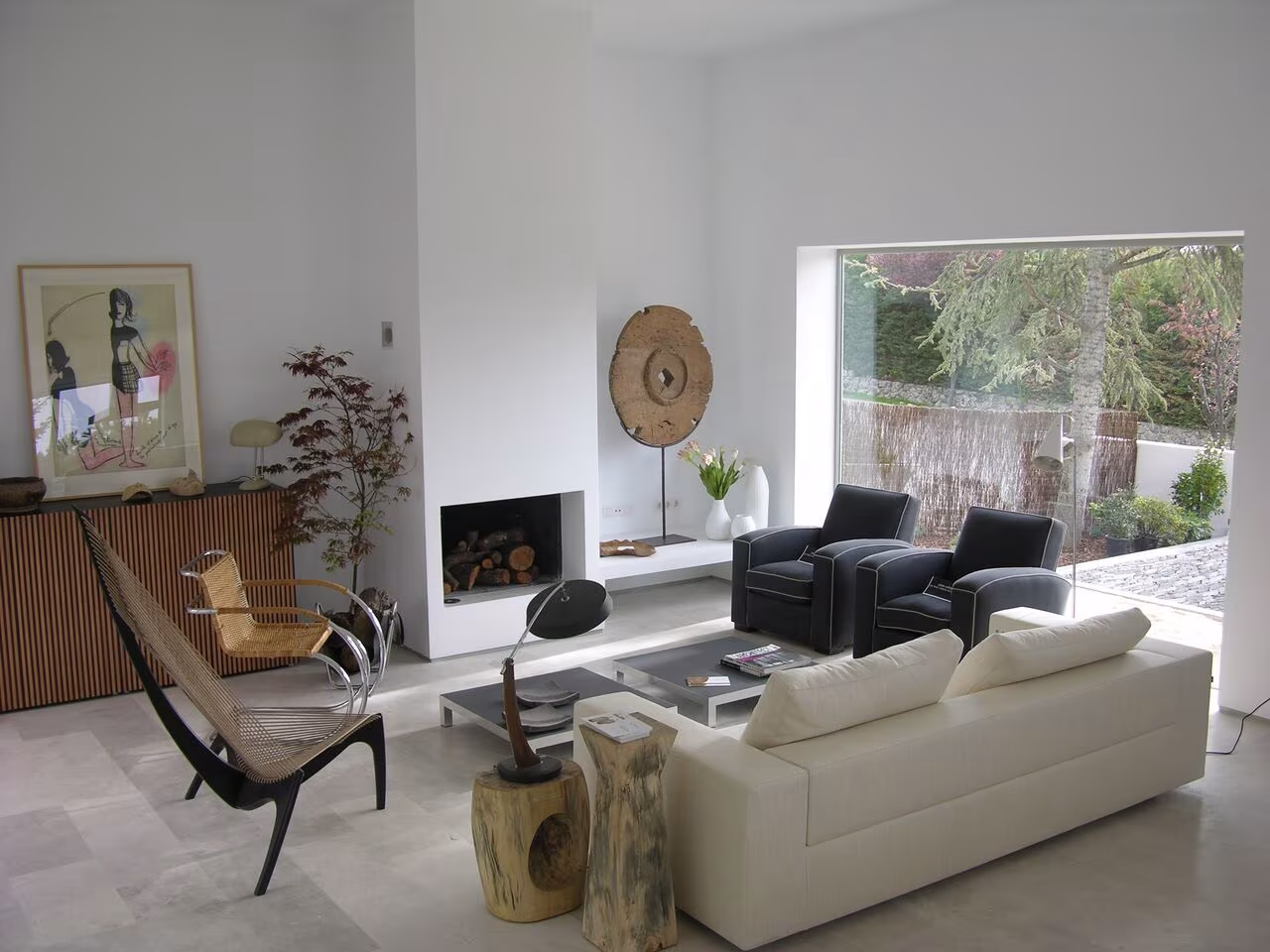 Salon de un proyecto de interiorismo Batavia que rompe con lo establecido