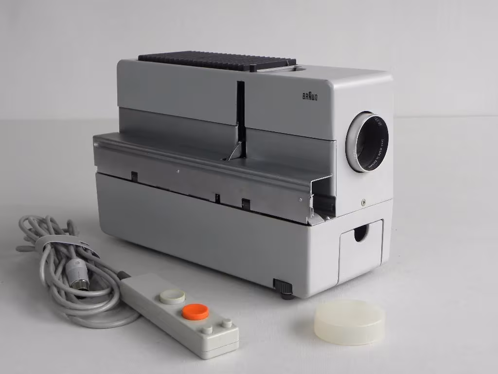detalle del proyector disenado por Dieter Rams