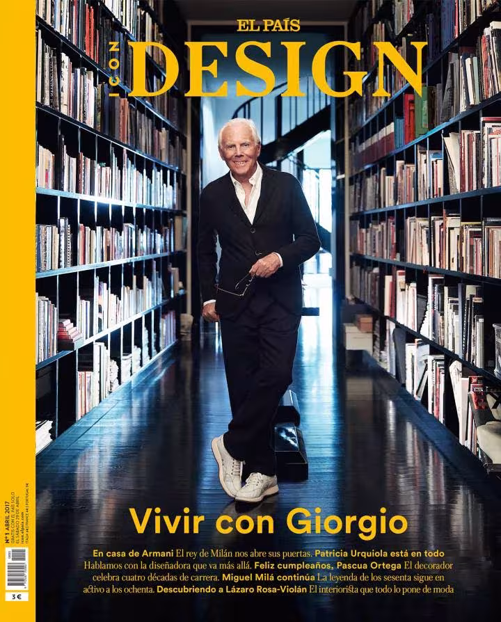 Portada de la revista Icon Design de El País con un retrato entre estanterías, en el número con BATAVIA