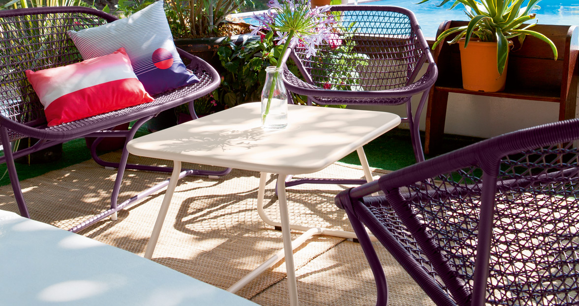 Banco de exterior Sixties, de la marca Fermob