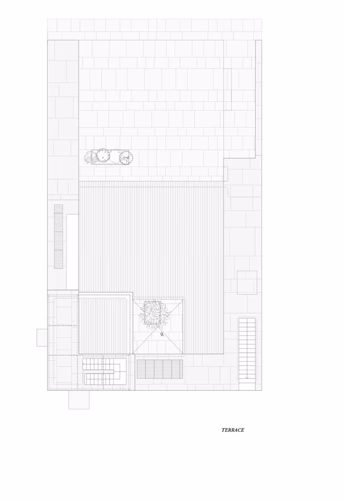 Plano de la terraza de The Courtowers con el deck y los dos patios con árbol