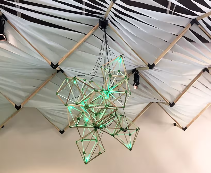 Detalle Green Light en la Bienal de Venecia