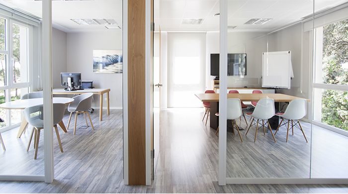 Mobiliario contract en el proyecto de la oficina de Pozuelo