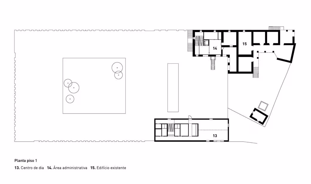 Plano de la planta primera de la Casa de Magalhães con centro de día, áreas administrativas y edificio existente