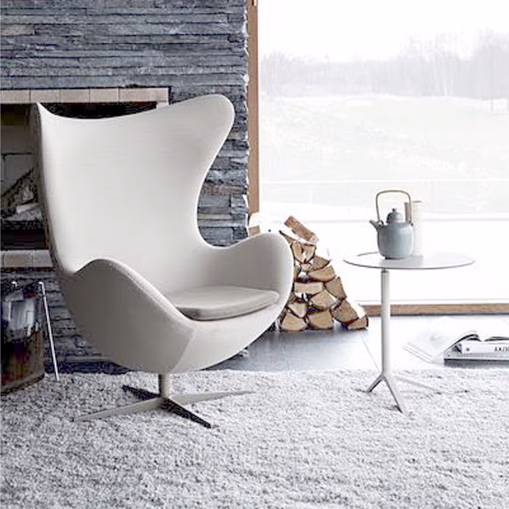 detalle butaca egg en piel blanca diseñada por arne jacobsen