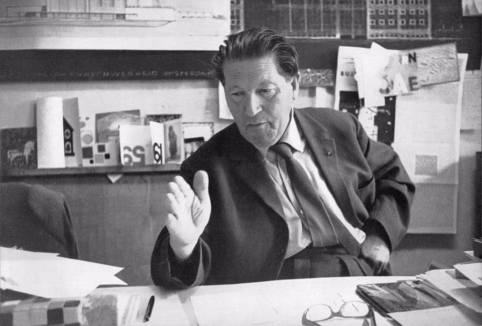 Gerrit Rietveld diseñador de la silla roja y azul