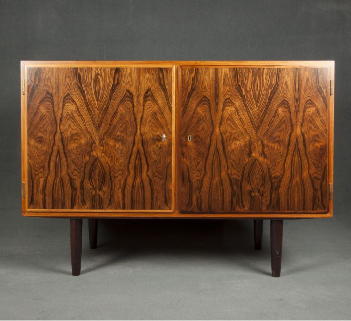 aparador danes diseñado por paul hundevad