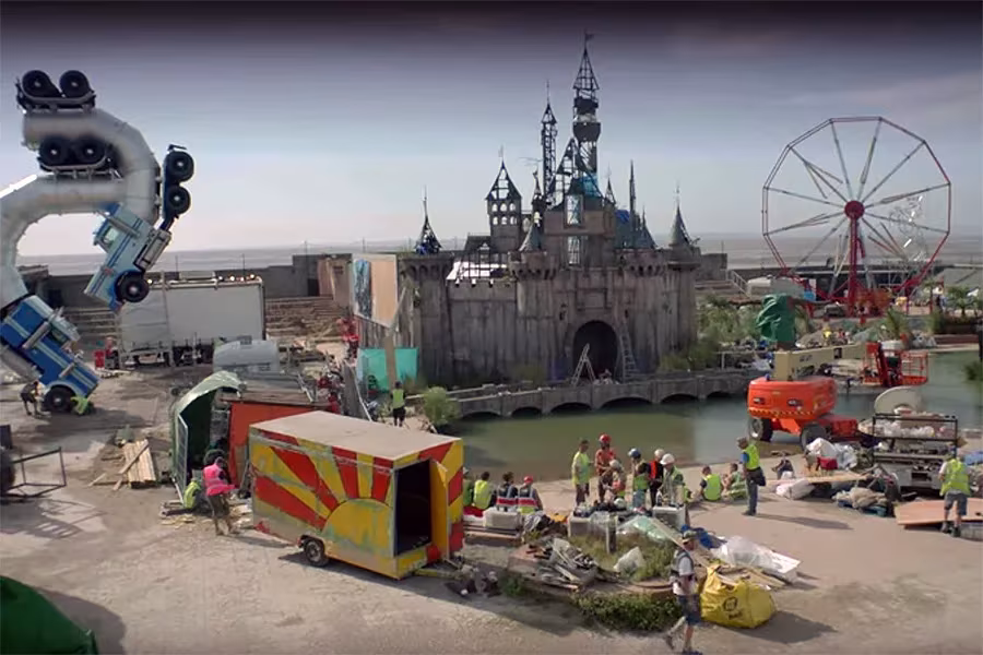 imagen panorámica de dismaland del artista banksy