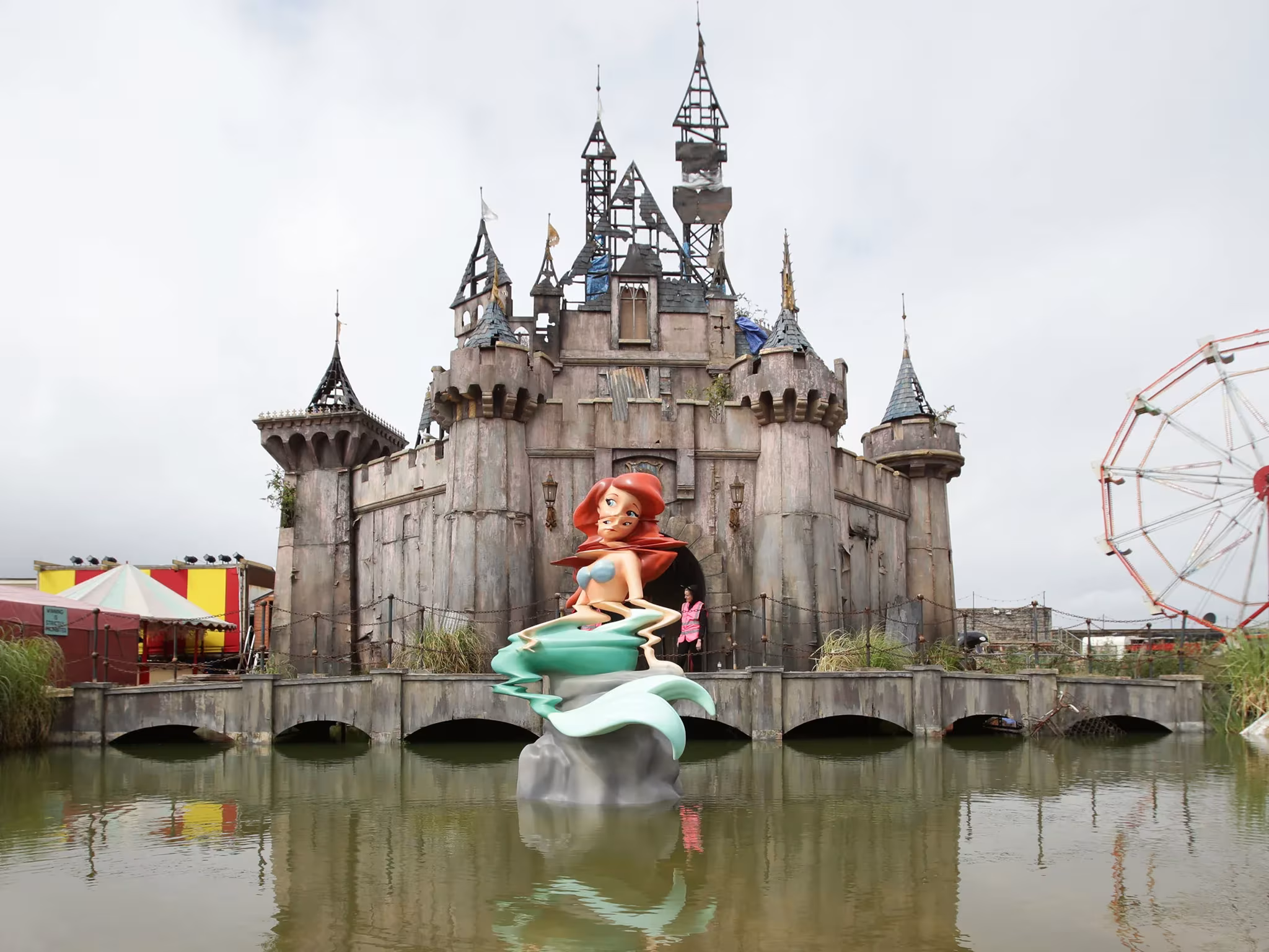 sirenita ariel en versión desdibujada