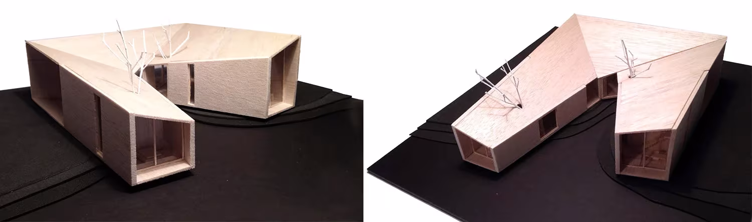 Maqueta de los pabellones de la Casa MA con sus cubiertas inclinadas, en dos vistas sobre fondo negro