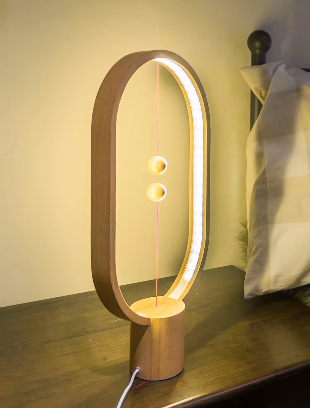 detalle de la lámpara encendida