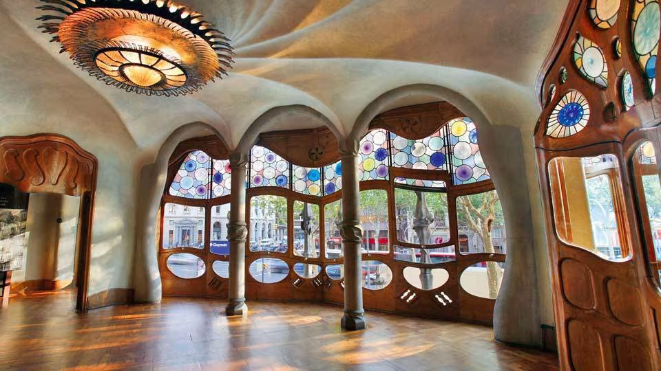 arquitectura art nouveau gaudi