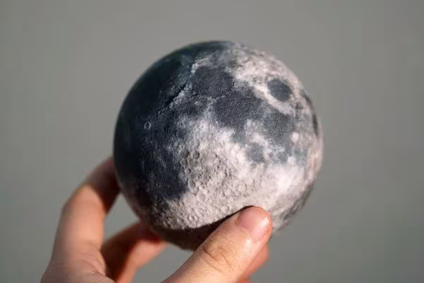 replica de la luna