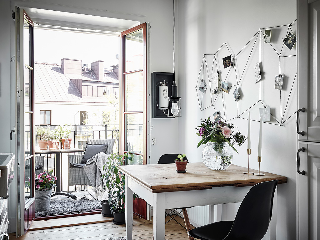 detalle de balcon decorado con estilo