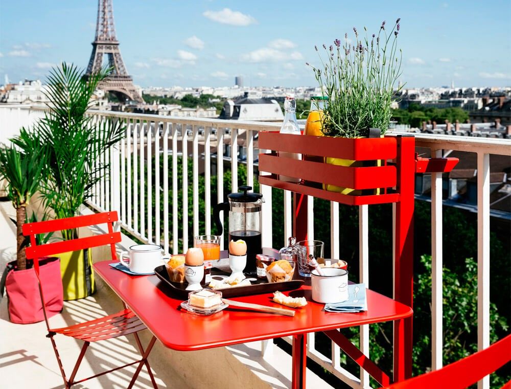 silla bistró en balcon pequeño