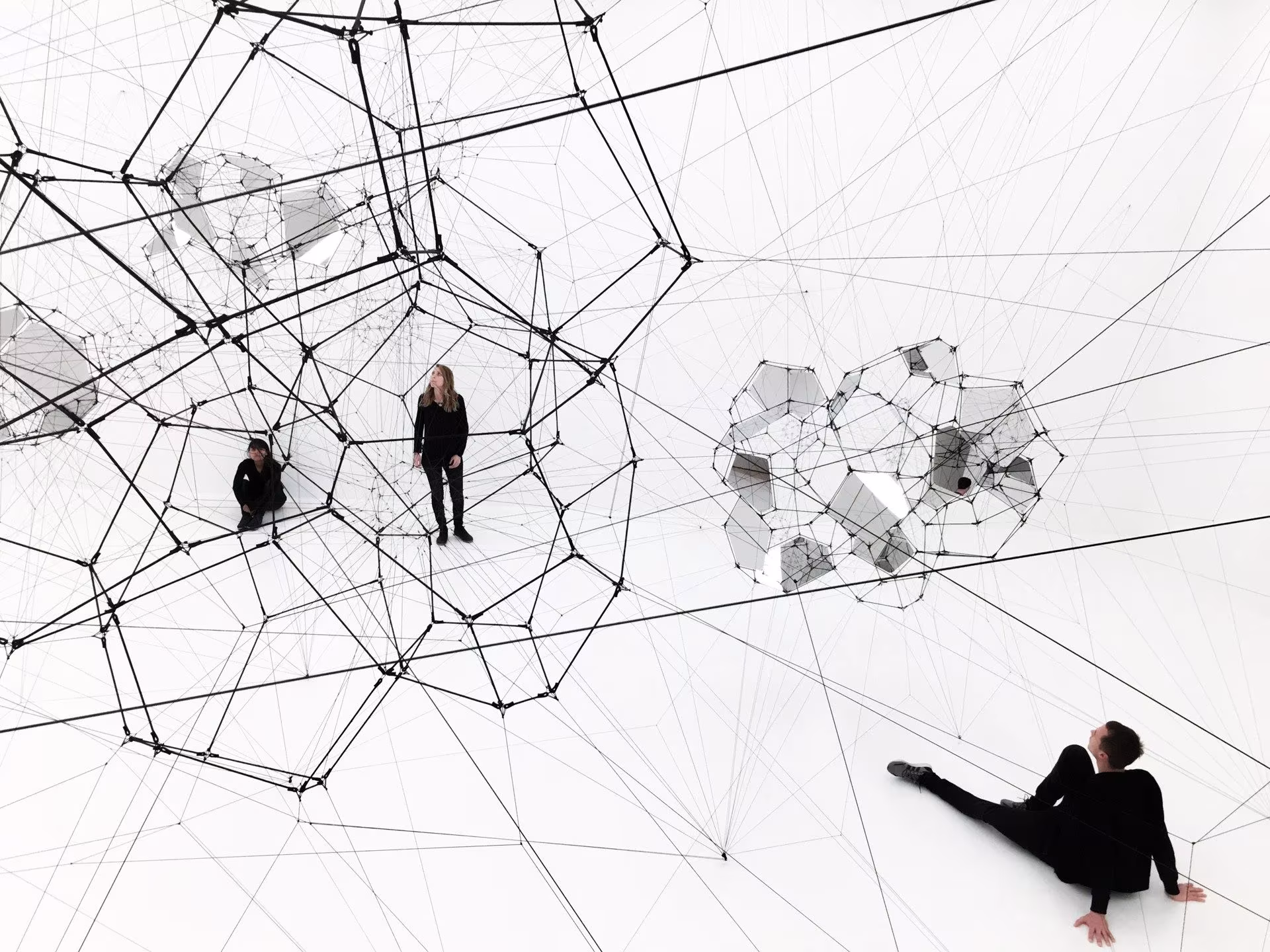 Stillness in Motion – Cloud Cities instalacion 2017 tomas saraceno