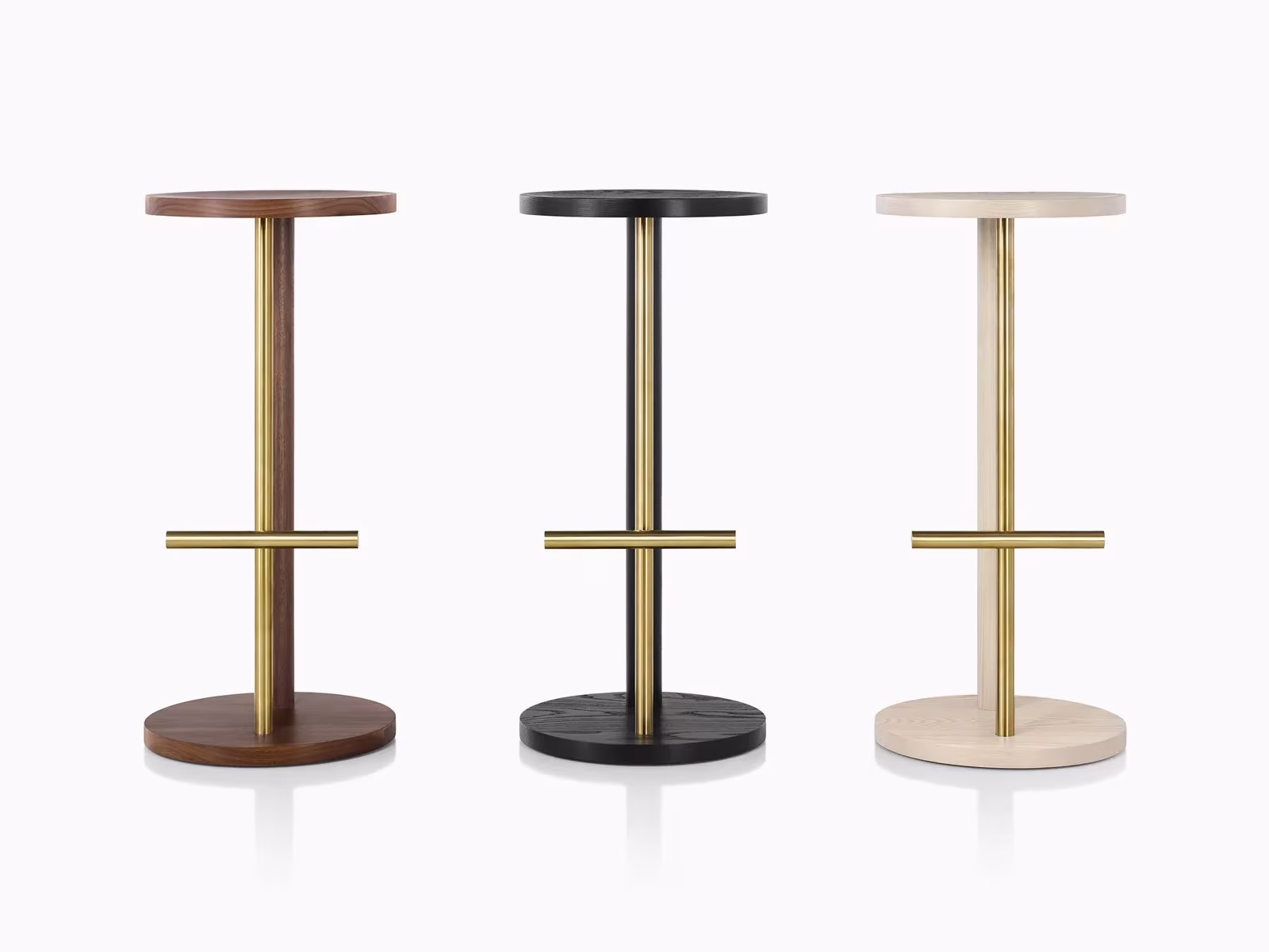 taburetes de la linea spot diseñados por michael anastassiades