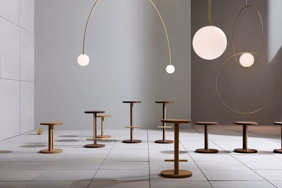 taburetes spot diseño de michael anastassiades para herman miller