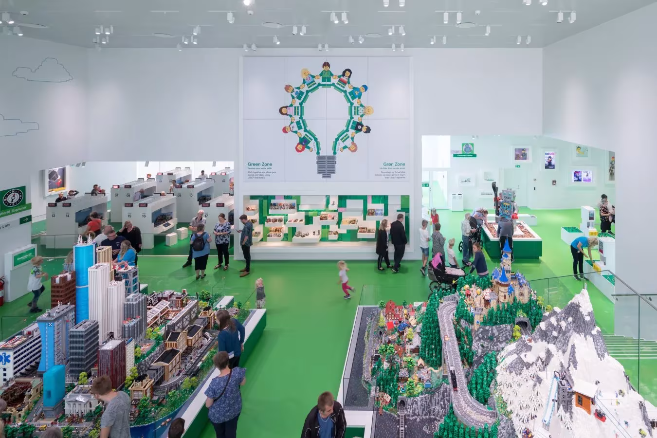 sala verde de lego house que estimula las habilidades sociales