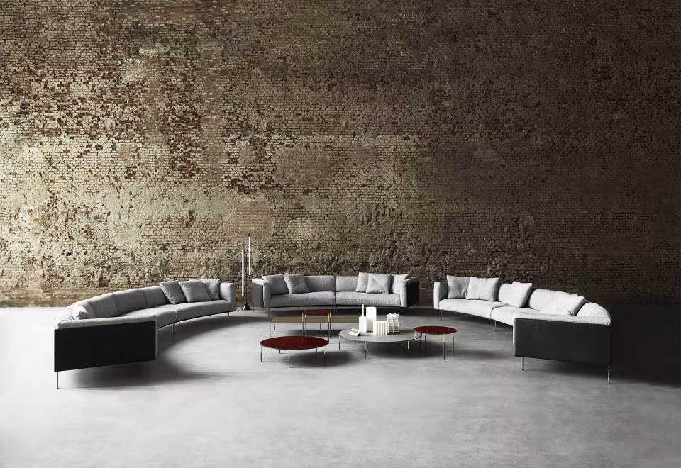sofa curvo rod bean diseñado por piero lisoni