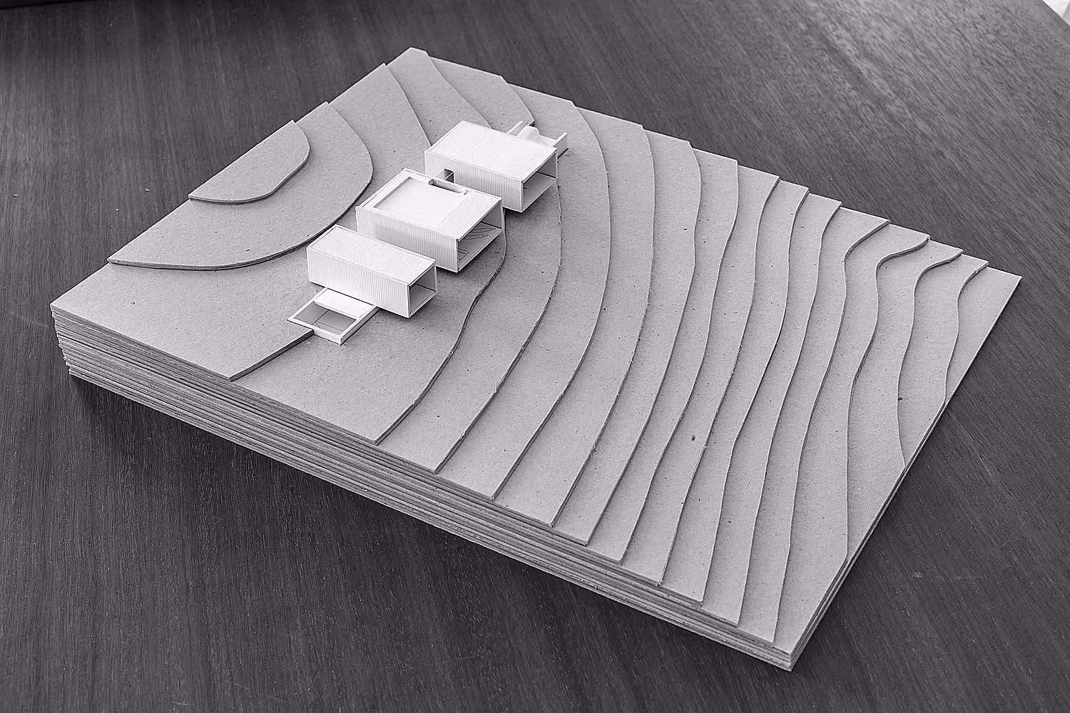 Maqueta de Bosc d'en Pep Ferrer sobre las curvas de nivel del terreno rocoso de Formentera