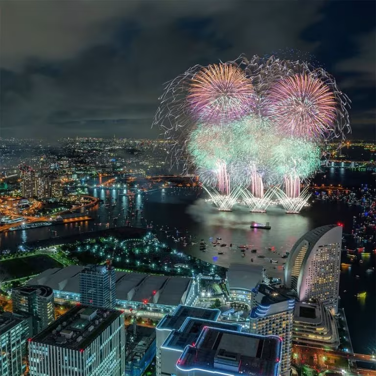 festivales de fuegos artificiales («hanabi taikai»)