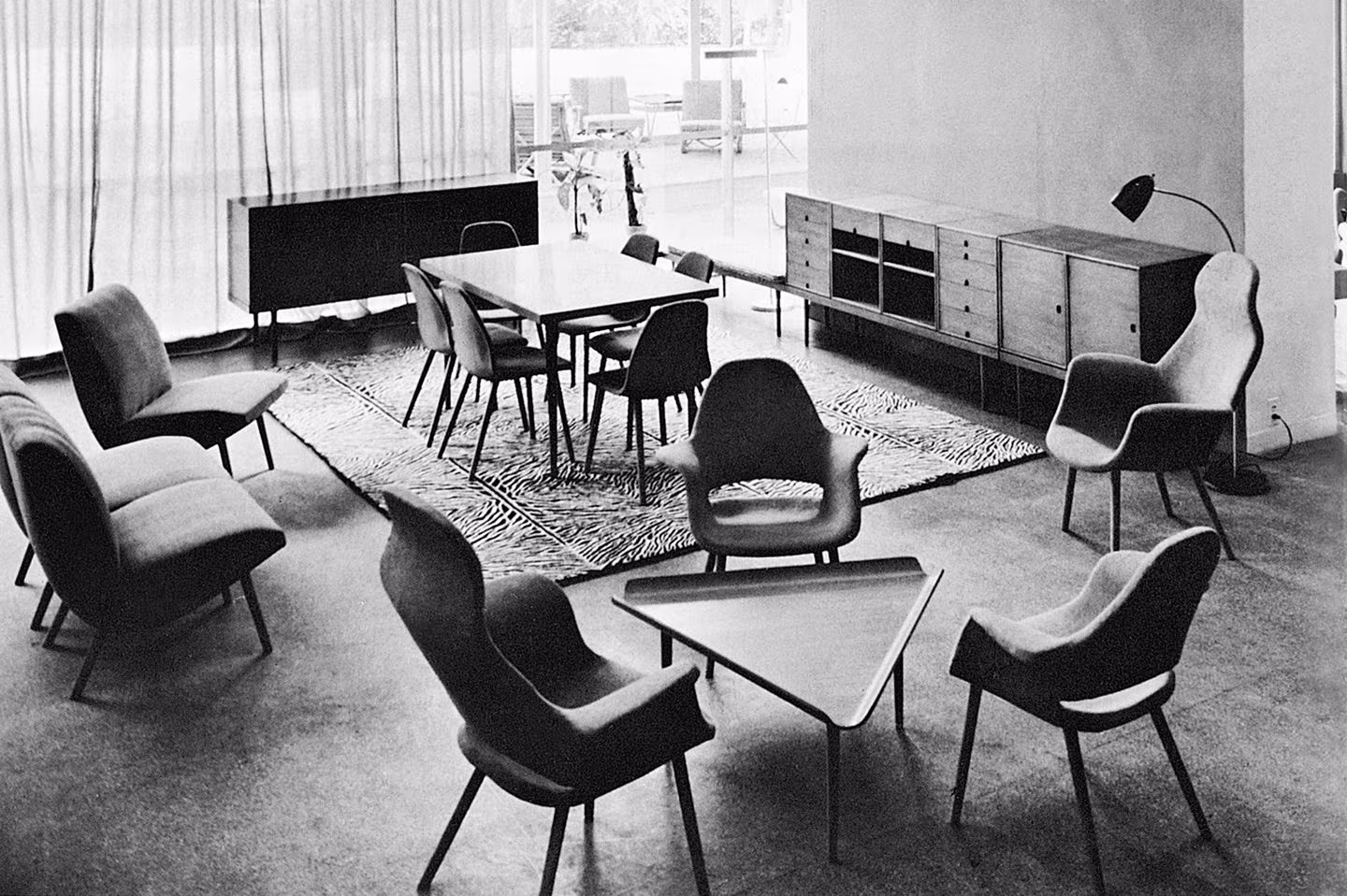 organic chair de charles eames y eero saarinen en el moma