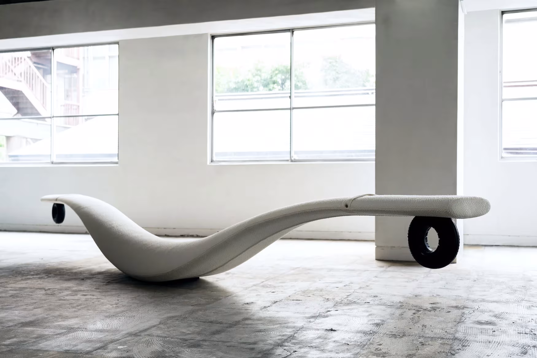 balancín tamaño xxl diseñado por mikiya kobayashi