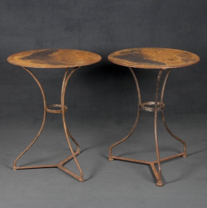 antiguo velador frances de hierro