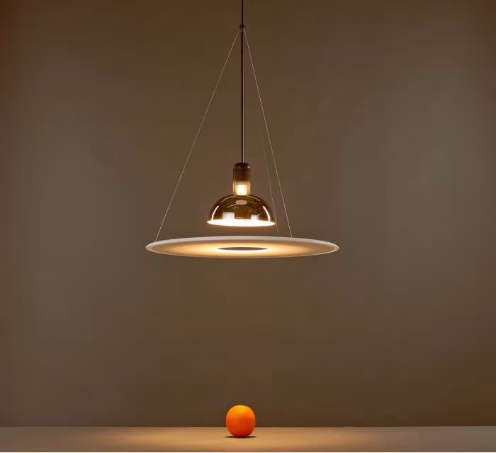 lampara de techo frisbi diseñada por los hermanos castiglioni