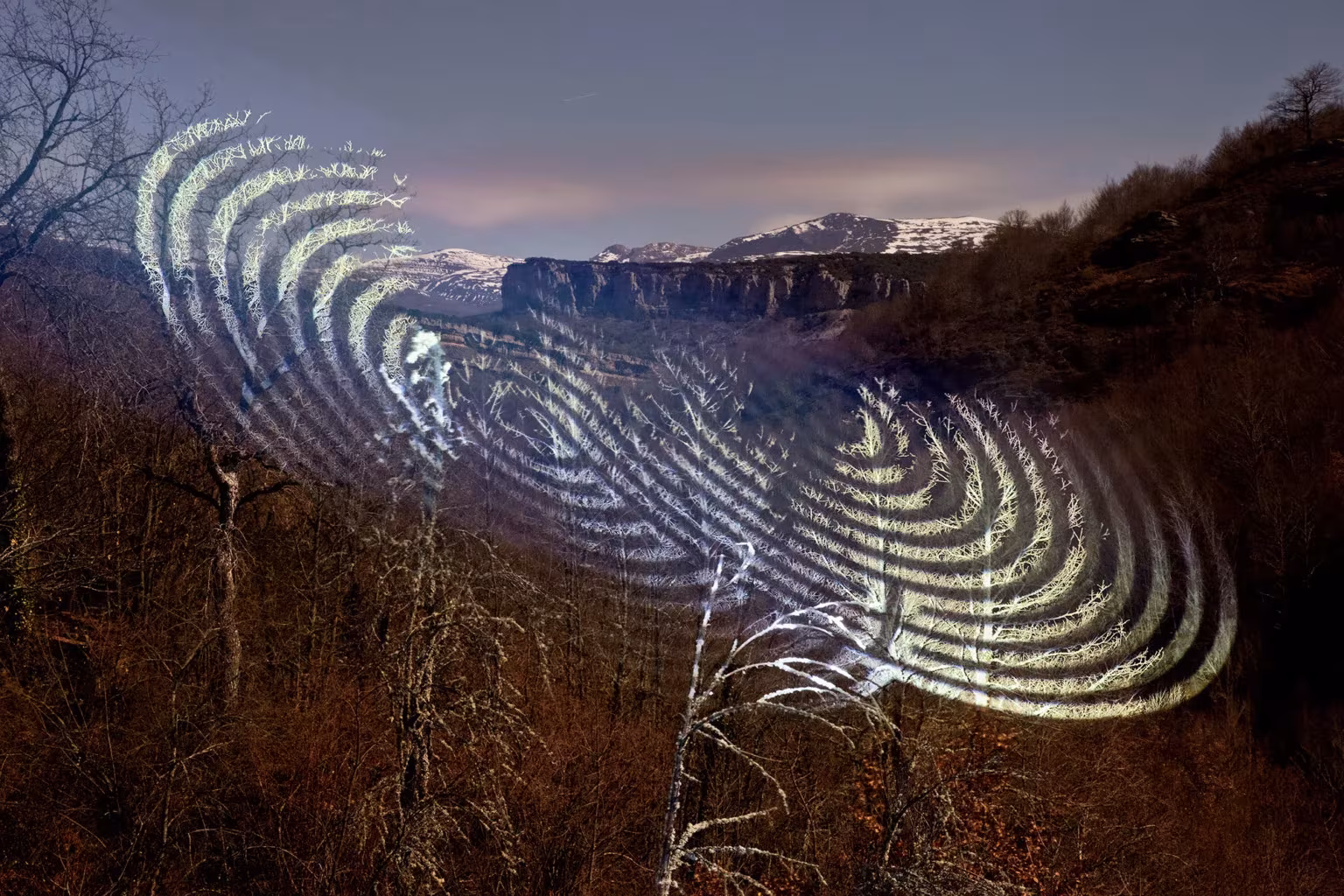 proyecciones luminosas de formas geométricas de javier riera