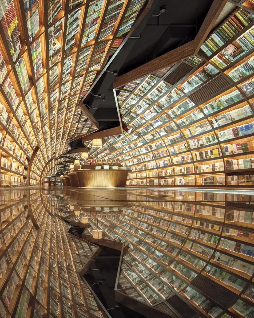 vista general de la librería Yangzhou donde los elementos pulidos se colocaron en el suelo