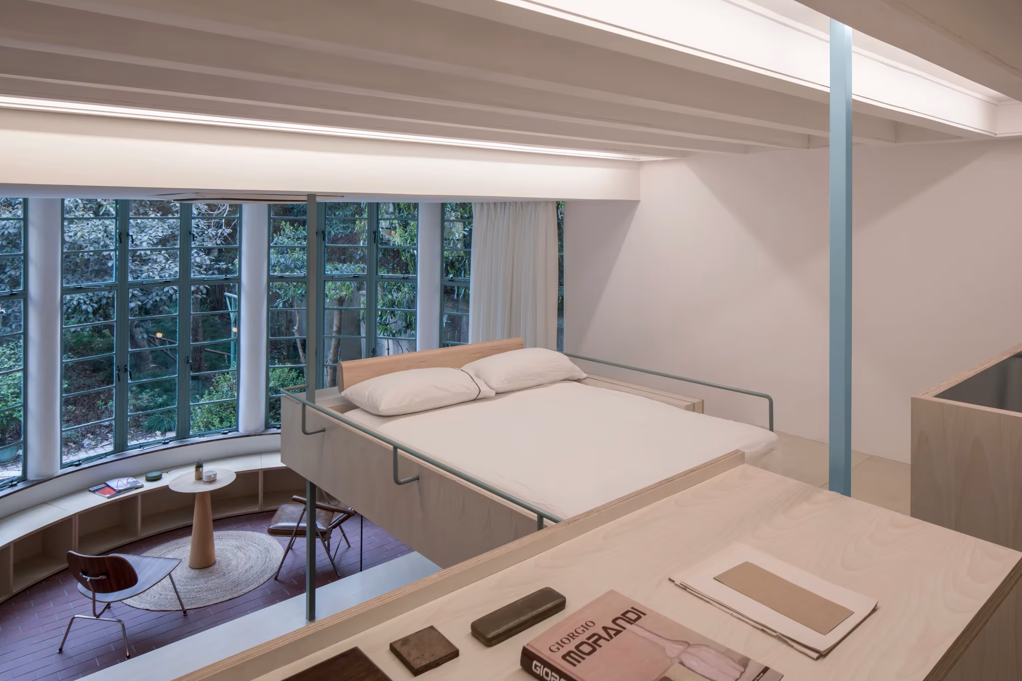 dormitorio situado sobre la cocina