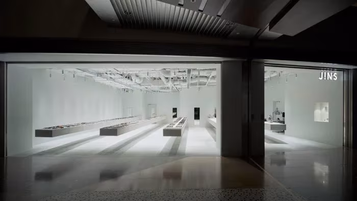 JINS tienda en Shangáy obra del arquitecto Junya Ishigami