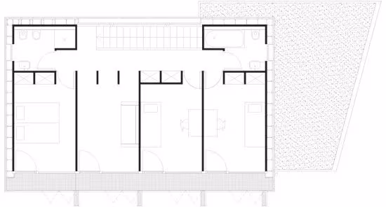 Planta de la Maison Bambou de Karawitz Architecture con las habitaciones alineadas y los núcleos de baño, Bessancourt