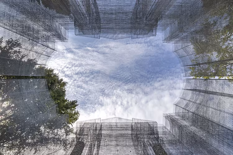 la instalacion simbiosi está abierta hacia el cielo