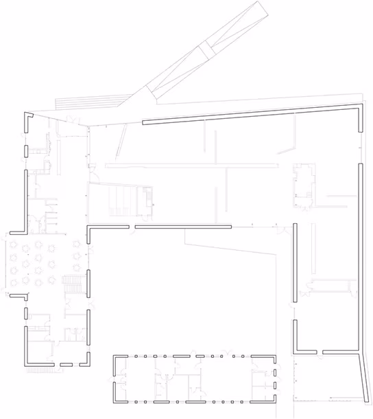 Plano de planta del centro de interpretación de Dorte Mandrup, con los muros del edificio en torno al patio central
