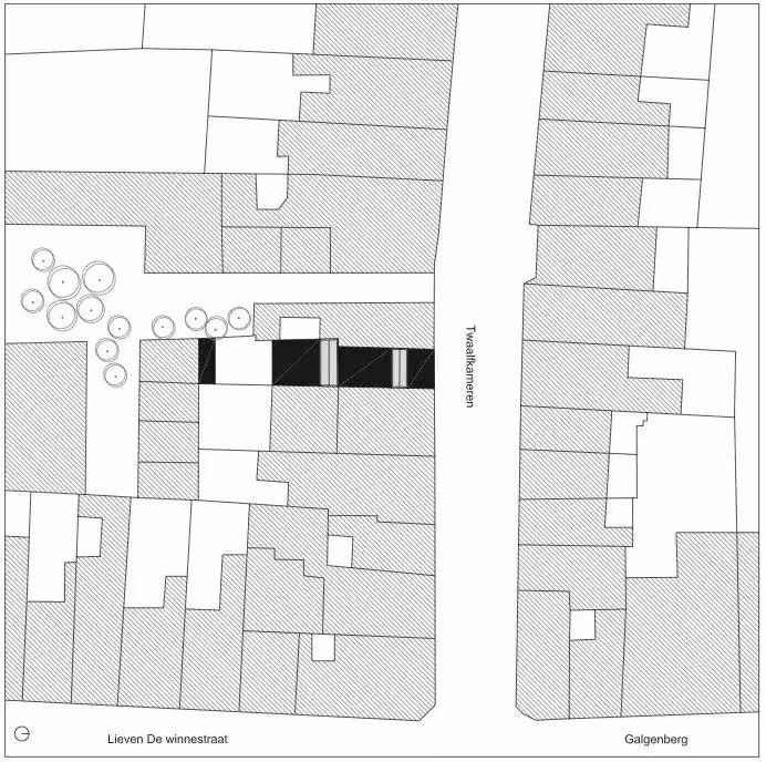 Plano de emplazamiento de la Casa 12k en la trama de manzanas del centro histórico de Gante