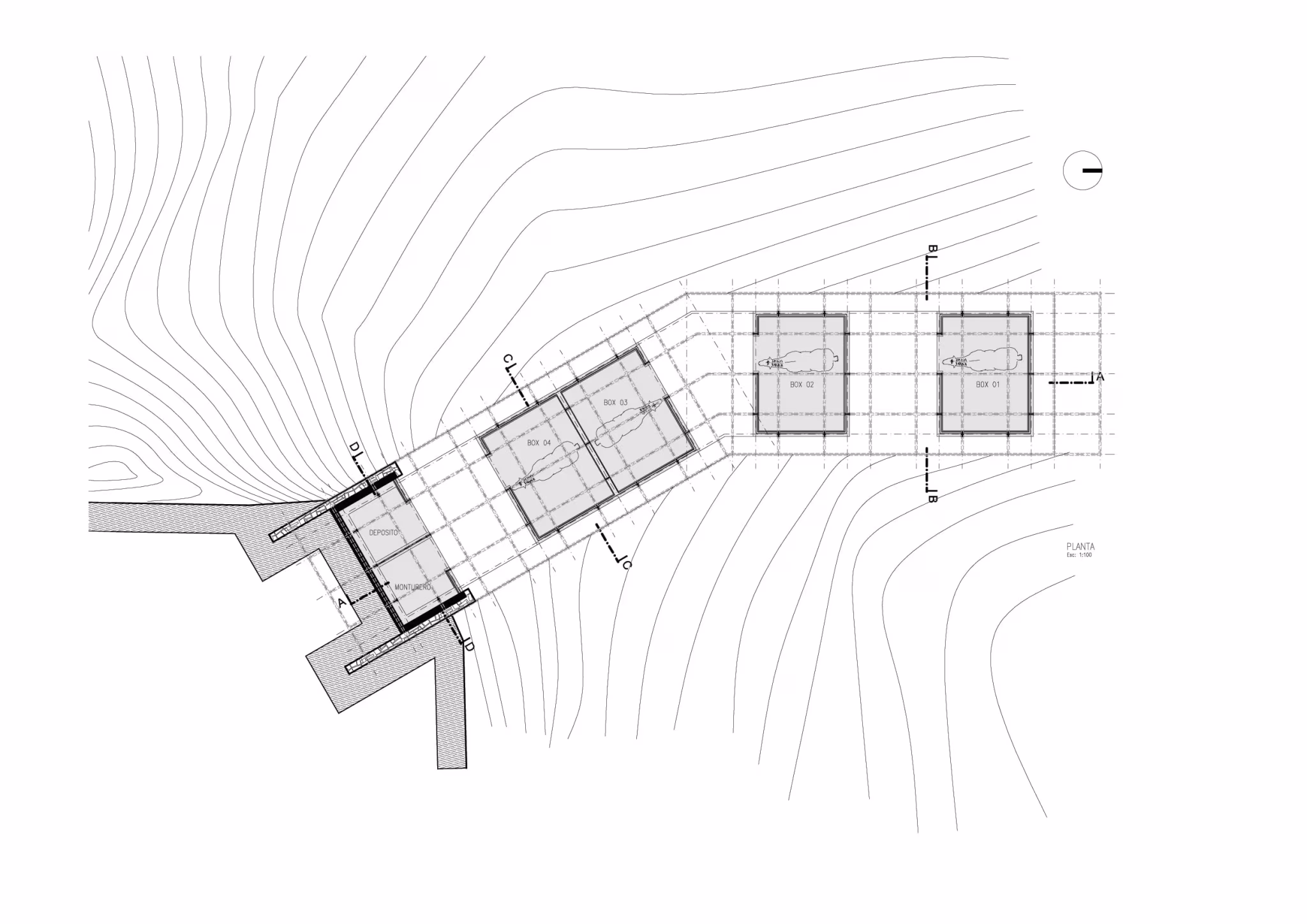 Plano de planta de las Caballerizas CaRaJo con sus módulos alineados sobre las curvas de nivel de la ladera