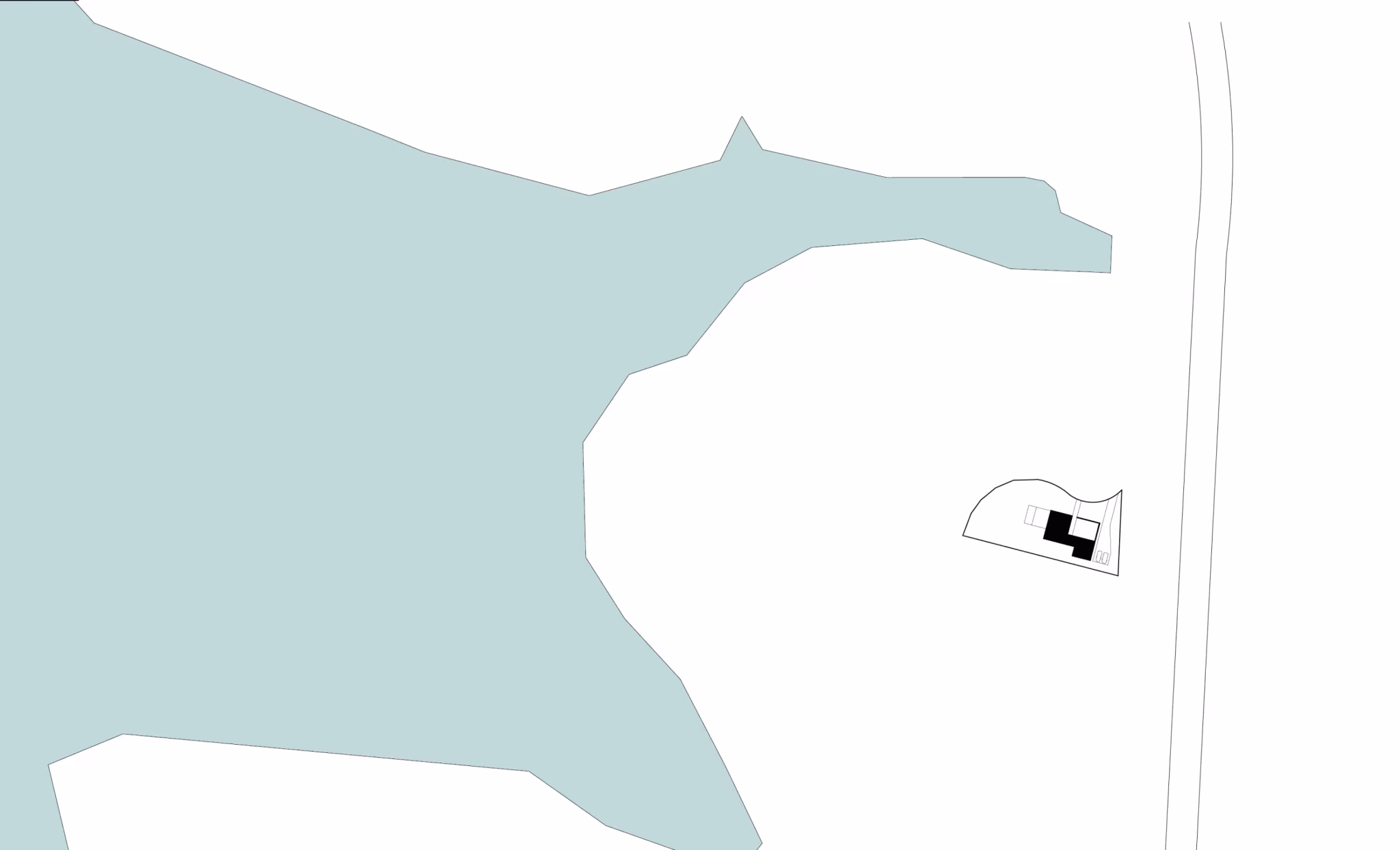 Plano de emplazamiento de la Casa MM junto al lago, con su planta en Z de Alarcia Ferrer Arquitectos